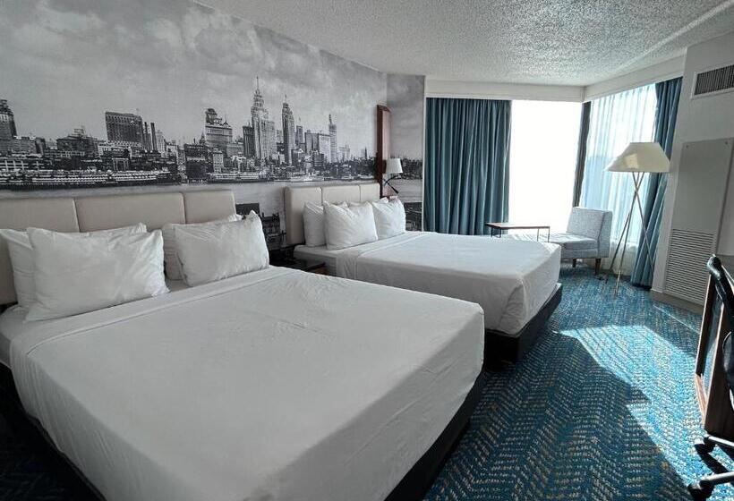 هتل Fort Pontchartrain Detroit, A Wyndham
