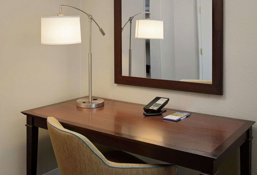 هتل Hampton Inn Louisville Downtown