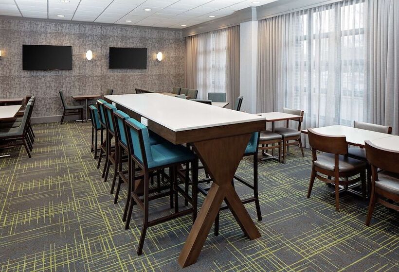 هتل Hampton Inn Louisville Downtown