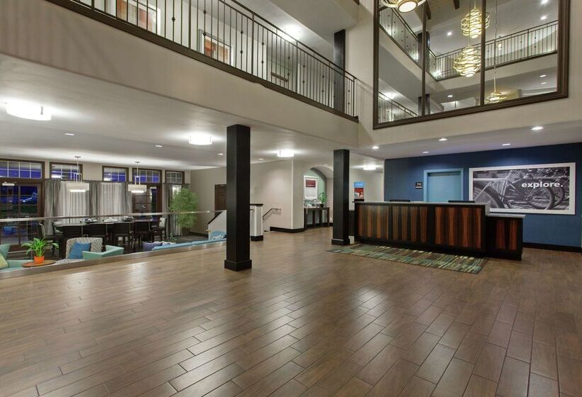 בית מלון כפרי Hampton Inn Morgan Hill