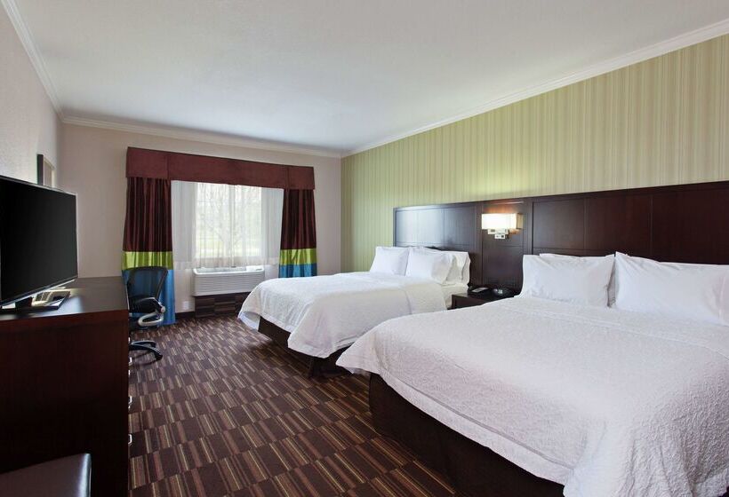 בית מלון כפרי Hampton Inn Morgan Hill