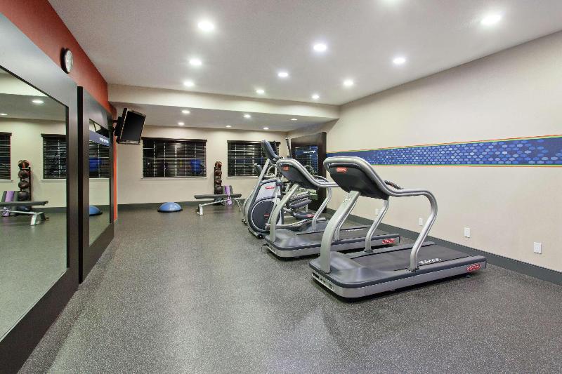 בית מלון כפרי Hampton Inn Morgan Hill