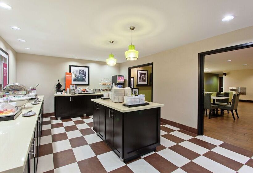 בית מלון כפרי Hampton Inn Morgan Hill