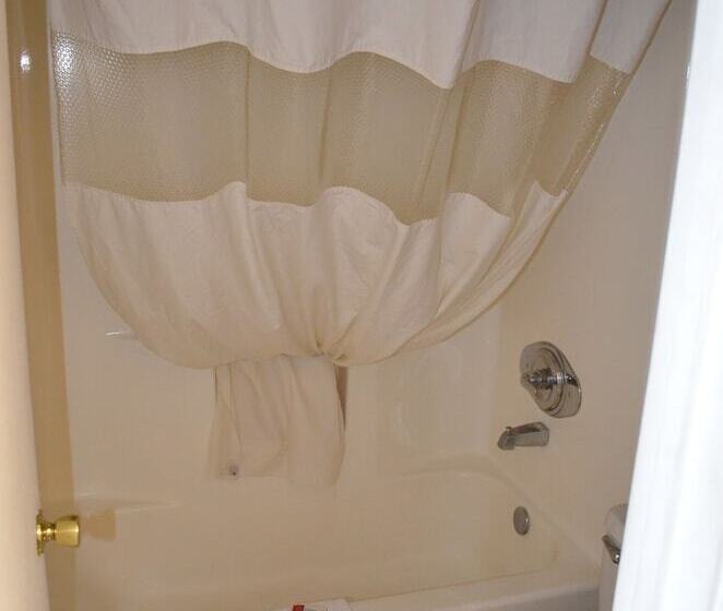 هتل Hill Country Inn & Suites