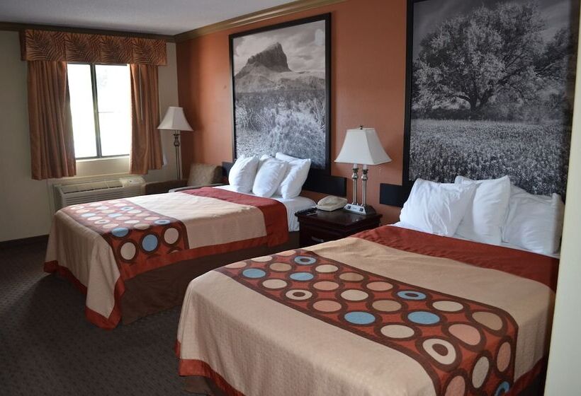 هتل Hill Country Inn & Suites