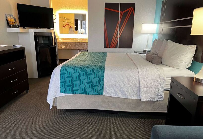 هتل Howard Johnson By Wyndham Houston Heights/downtown