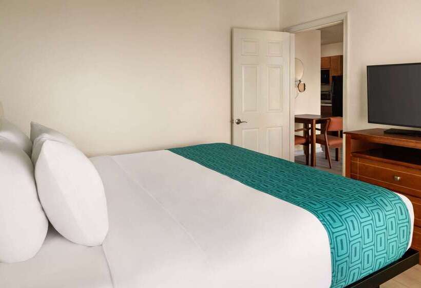 هتل Howard Johnson By Wyndham Ocean City Oceanfront