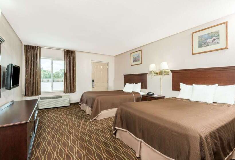 هتل Howard Johnson By Wyndham Springfield