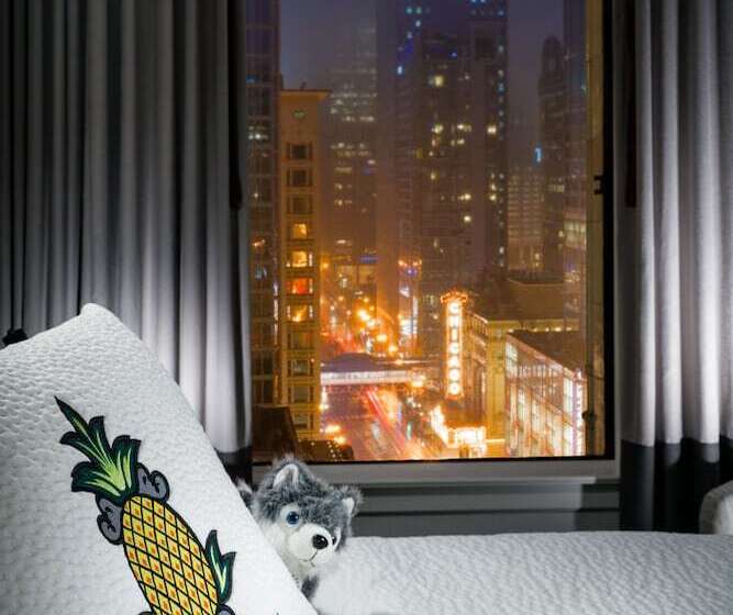 Staypineapple, An Iconic Hotel, The Loop