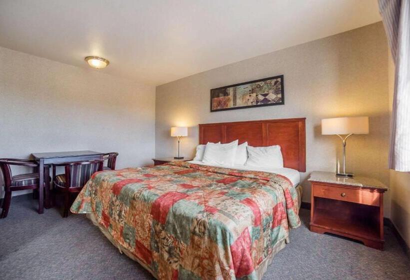 فندق على الطريق Rodeway Inn & Suites