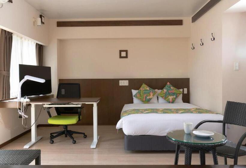 בית מלון כפרי Aqua Resort In Chatan