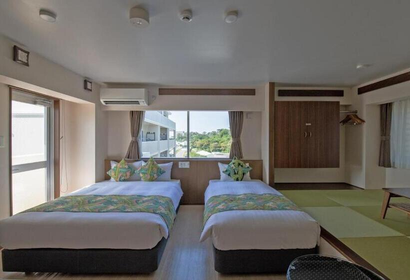 בית מלון כפרי Aqua Resort In Chatan