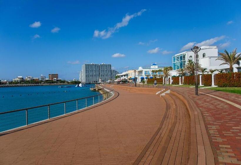 בית מלון כפרי Aqua Resort In Chatan