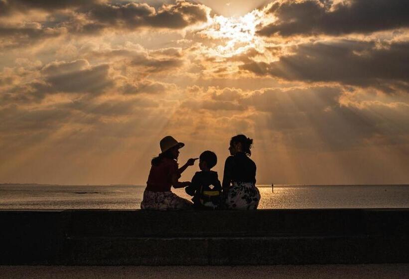 בית מלון כפרי Aqua Resort In Chatan