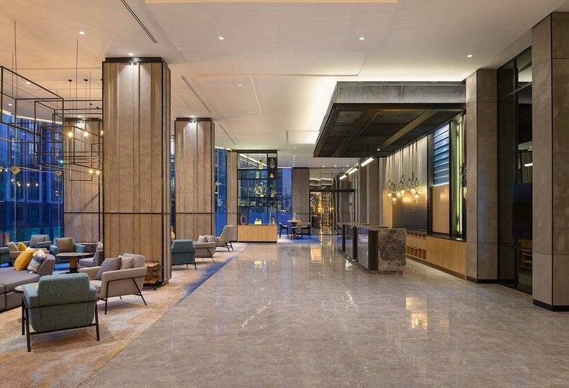 هتل Holiday Inn & Suites Siracha Laemchabang, An Ihg