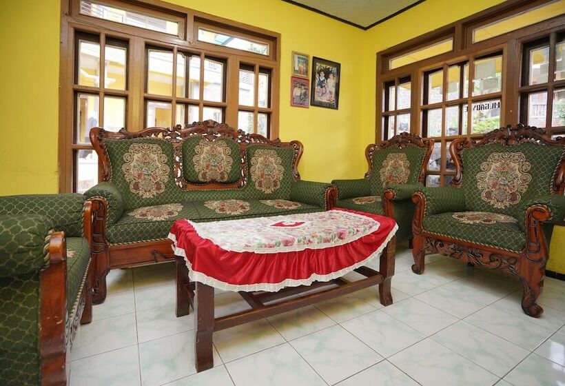 فندق Oyo 1967 Canaya Residence