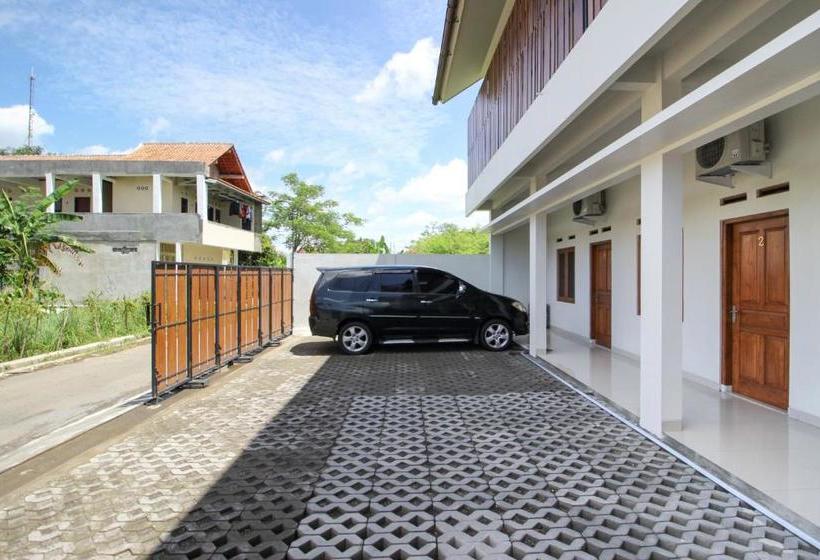 پانسیون Griya Izzara Guest House Syariah