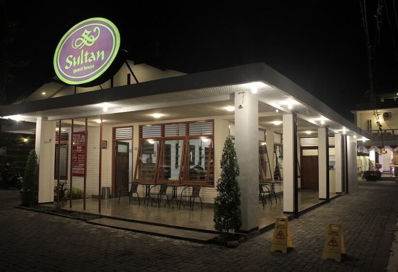 Bed and Breakfast Sultan Guest House & Resto Tulungagung