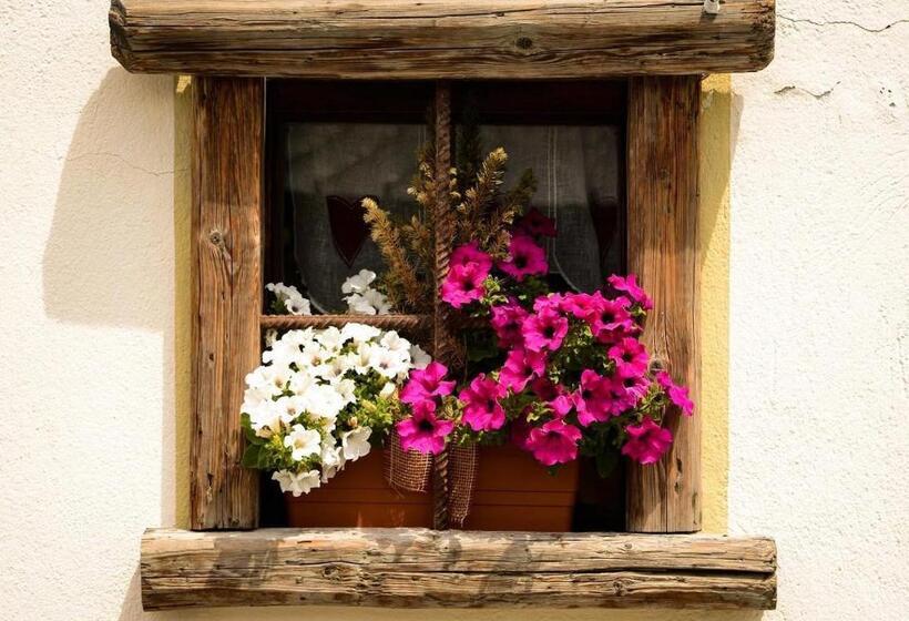 فندق Chalet Des Alpes