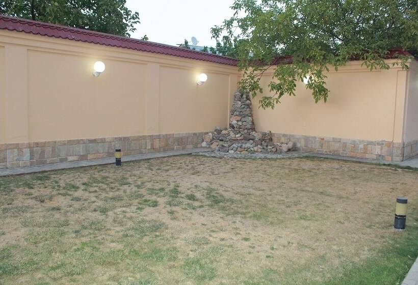 בית מלון כפרי Diamond Plaza