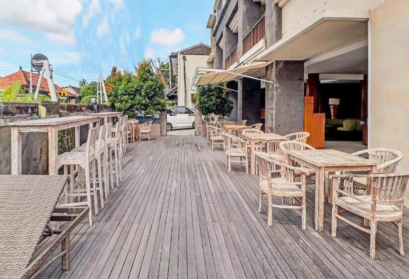 Отель Townhouse Oak Signature Bali