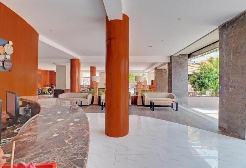 Отель Townhouse Oak Signature Bali