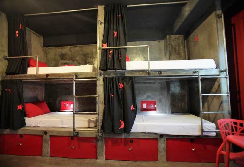 בית מלון כפרי W Hostel Boracay