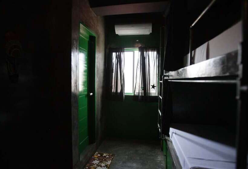 בית מלון כפרי W Hostel Boracay