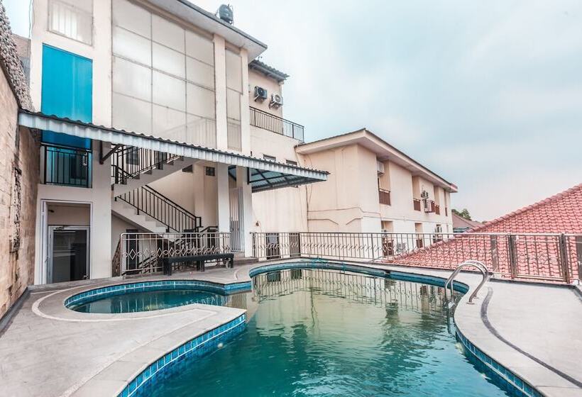 هتل Wisma Lux Barkah By Oyo Rooms