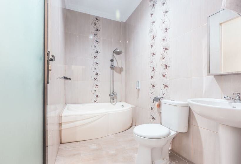 هتل Wisma Lux Barkah By Oyo Rooms