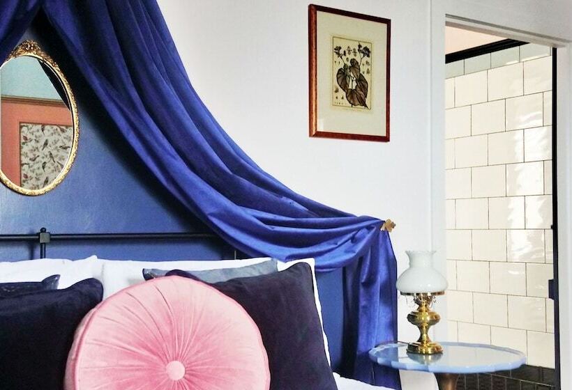 Little Robin Bed And Breakfast