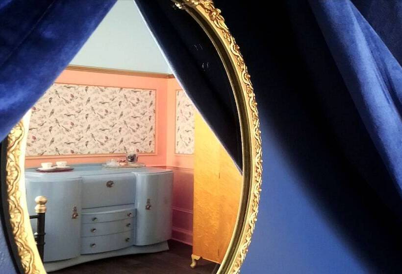 Little Robin Bed And Breakfast