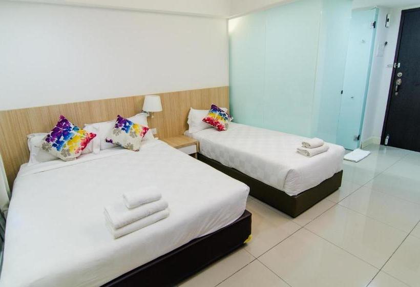 هتل Lumut Waterfront Apartment
