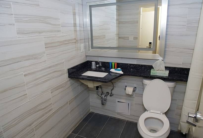 7 Days Hotel Bronx
