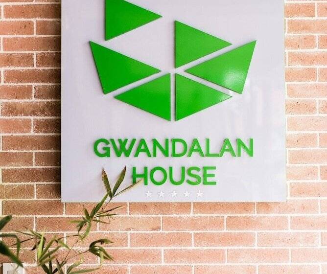 مبيت وإفطار Gwandalan House