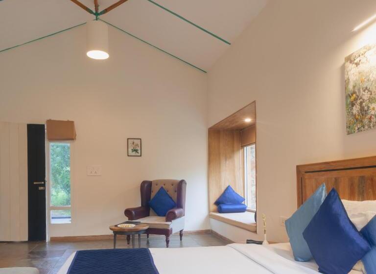 منتجع Trees N Tigers Luxury Wildlife Lodge