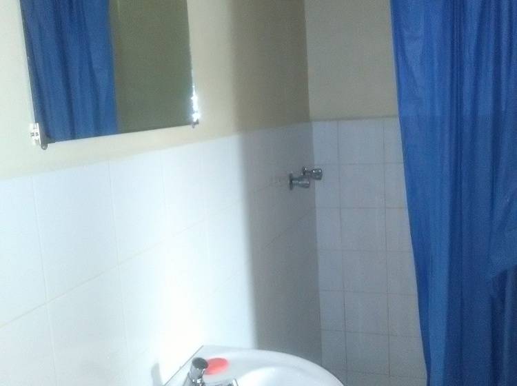 Tropicana Motel & Backpackers