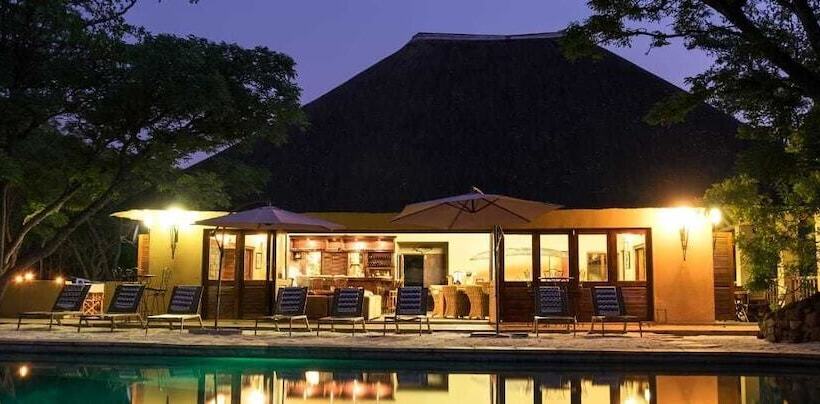 فندق Izapa Bush And Game Lodge
