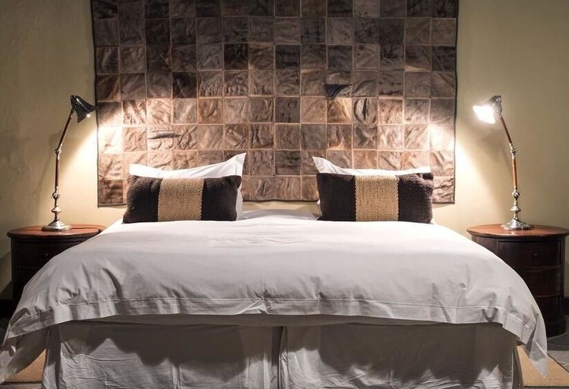فندق Izapa Bush And Game Lodge