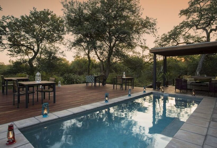 فندق Moya Safari Lodge & Villa