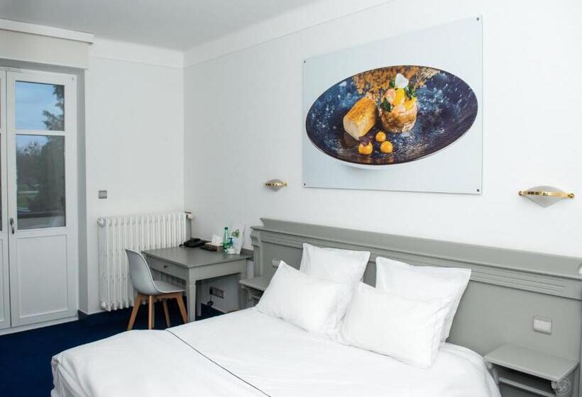 ホテル Restaurant Au Gourmet