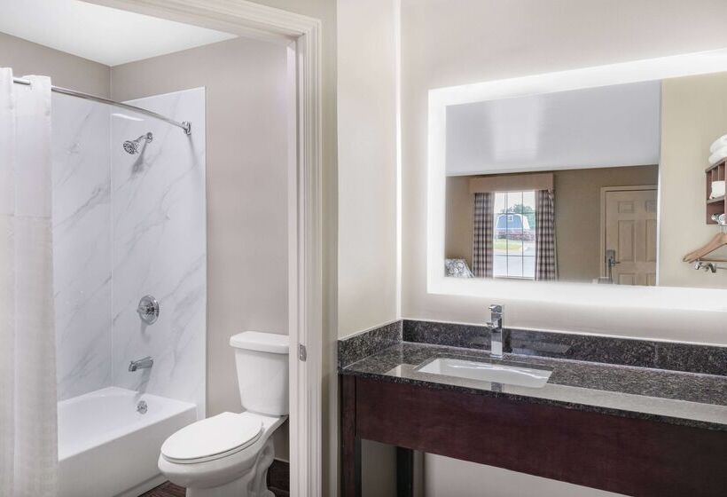 ホテル Baymont By Wyndham Commerce Ga Near Tanger Outlets Mall