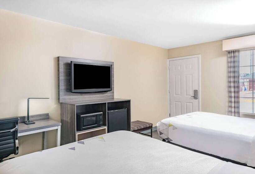 ホテル Baymont By Wyndham Commerce Ga Near Tanger Outlets Mall