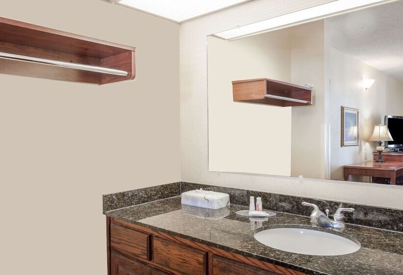 فندق Baymont By Wyndham Hickory