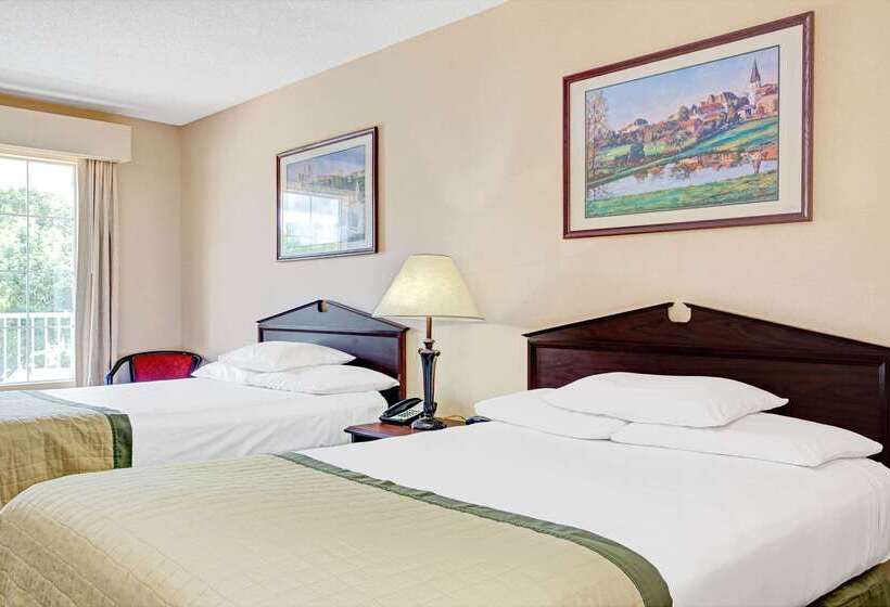 ホテル Baymont By Wyndham Smithfield