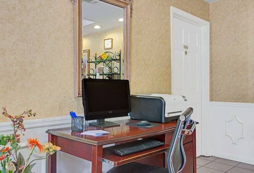 ホテル Baymont By Wyndham Smithfield