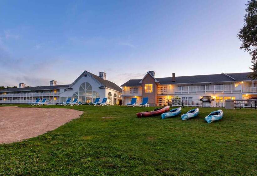 فندق Baymont By Wyndham St. Ignace Lakefront