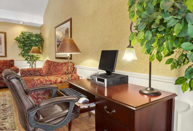 هتل Baymont By Wyndham Warner Robins