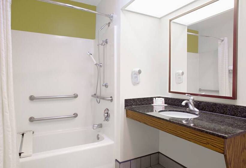 هتل Baymont By Wyndham Warner Robins