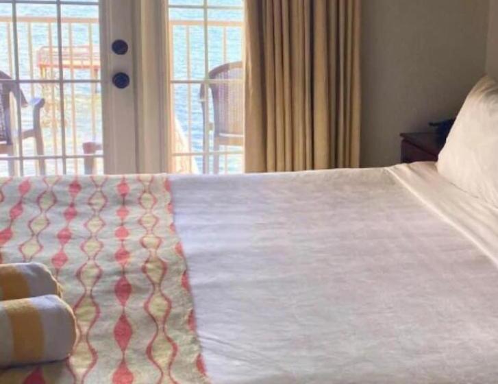 Отель Beso Del Sol Resort